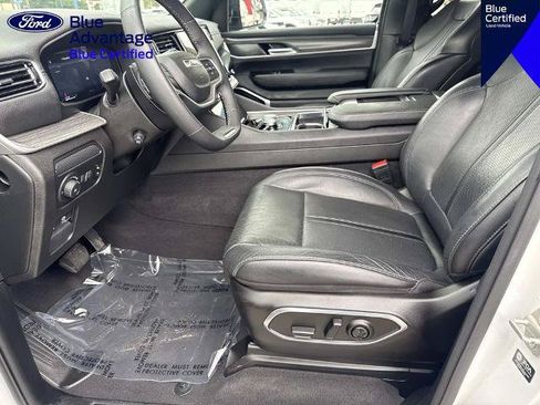 Used 2024 Jeep Wagoneer Series II w/ Flexible Seating Group RWD image 19