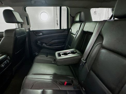 Used 2017 Chevrolet Suburban LT w/ LT Signature Package RWD image 28