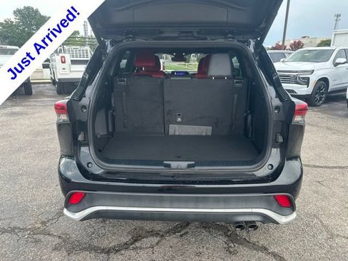 Used 2023 Toyota Highlander XSE FWD image 28