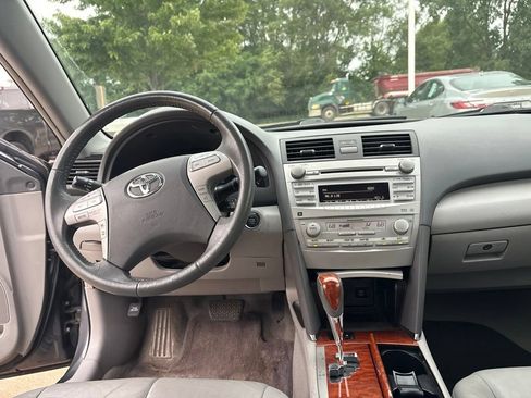 Used 2010 Toyota Camry XLE FWD image 22
