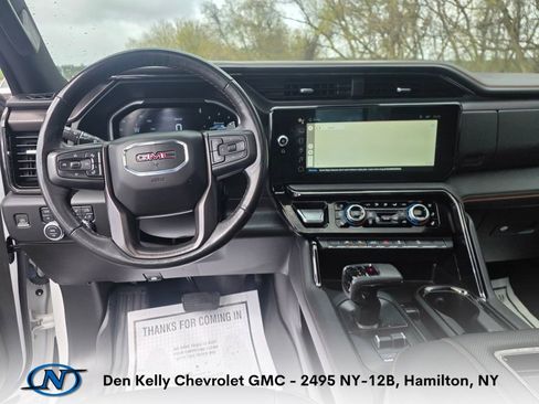 Used 2022 GMC Sierra 1500 AT4 w/ AT4 Preferred Package AWD/4WD image 4