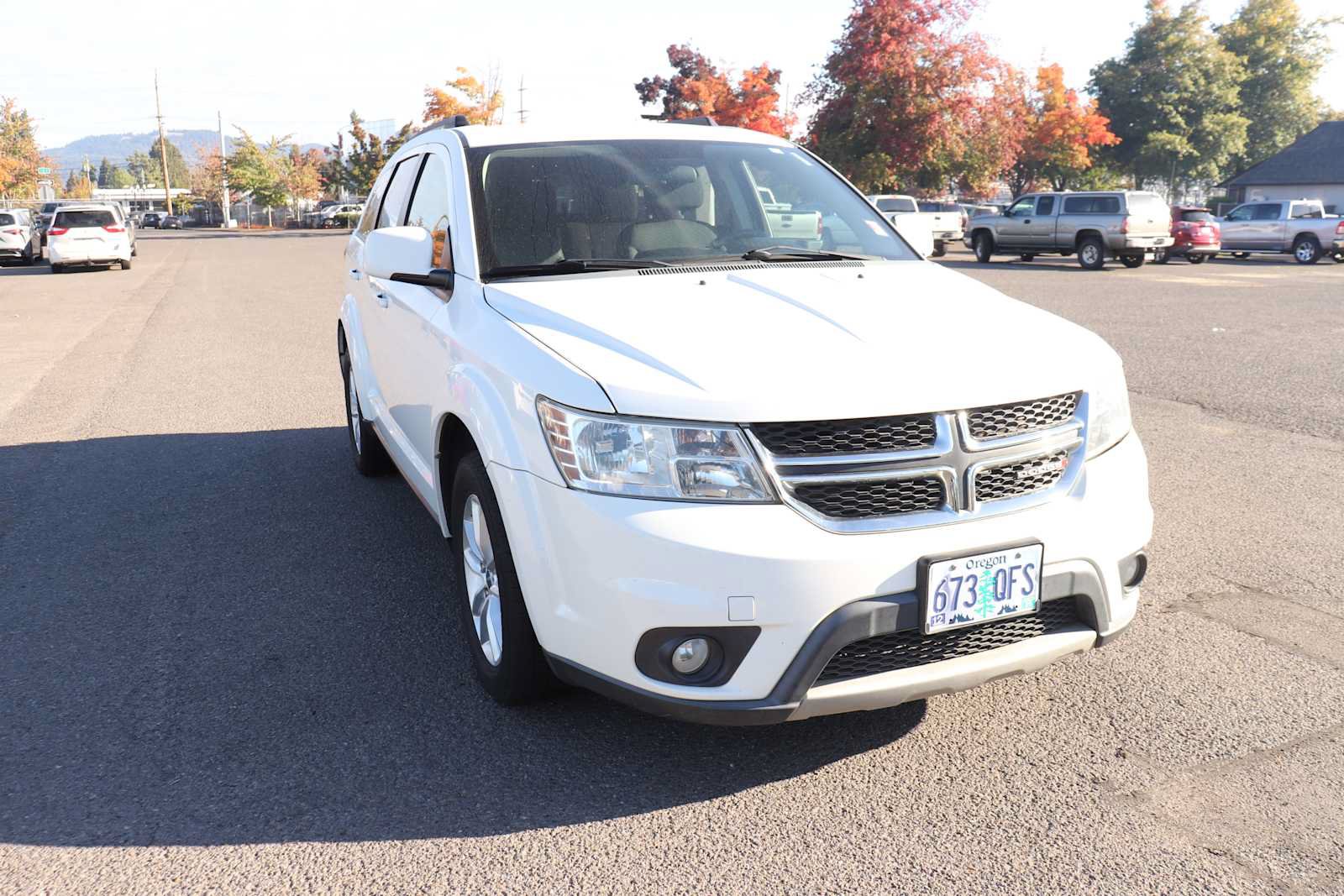 Used 2015 Dodge Journey SXT w/ Flexible Seating Group FWD image 3