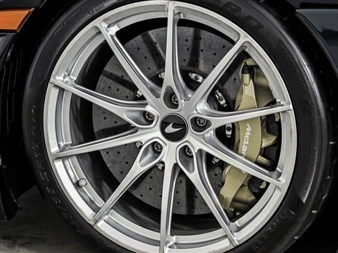 Used 2022 McLaren 765LT RWD image 22