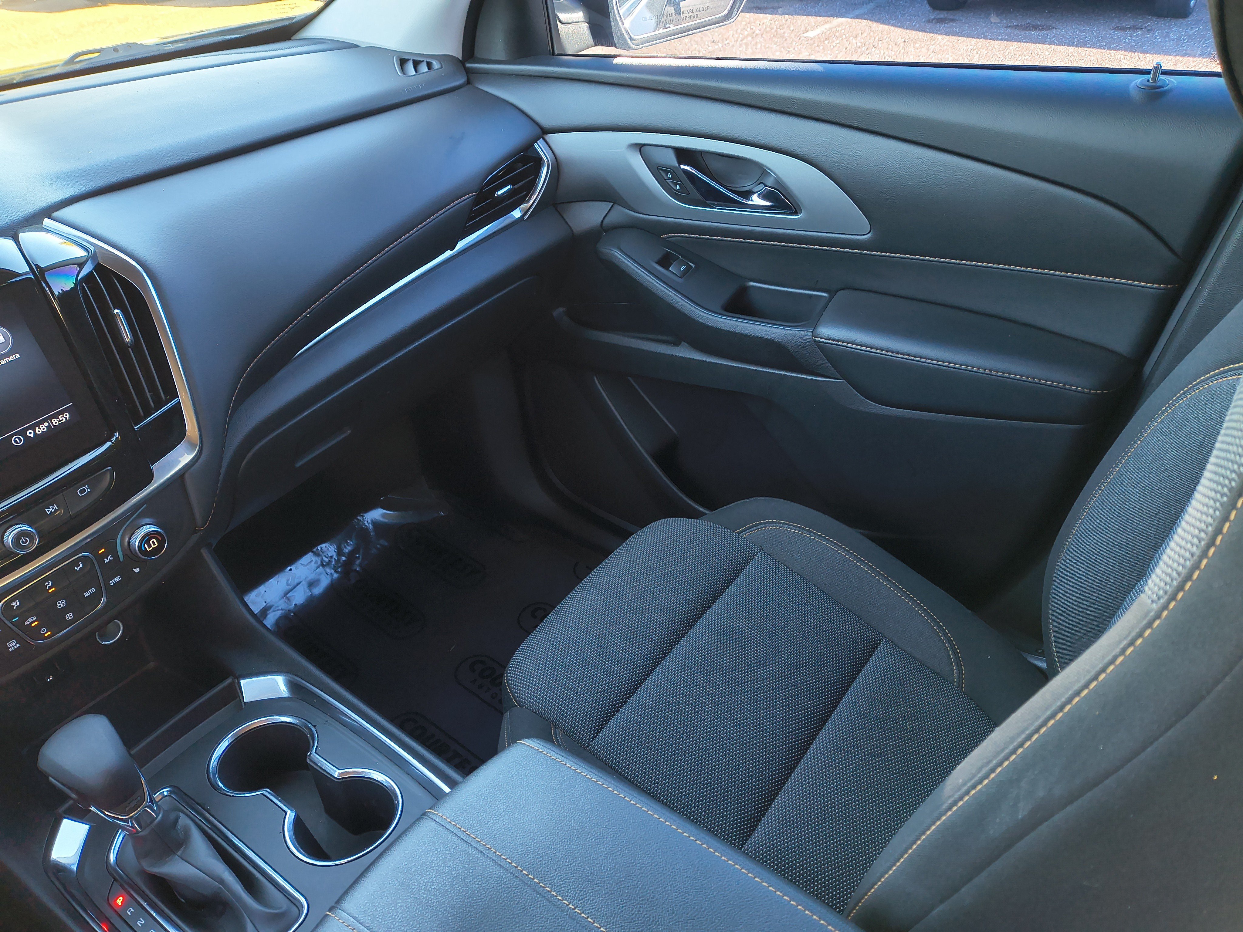 Used 2021 Chevrolet Traverse LT FWD image 15