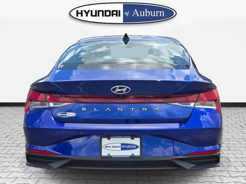 Used 2022 Hyundai Elantra SEL w/ Convenience Package FWD image 6