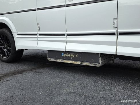 Used 2020 Chevrolet Express 2500 Extended w/ Enhanced Convenience Package RWD image 12