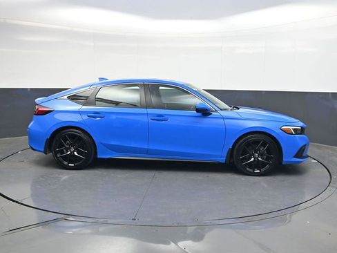 Used 2024 Honda Civic Sport Touring image 3