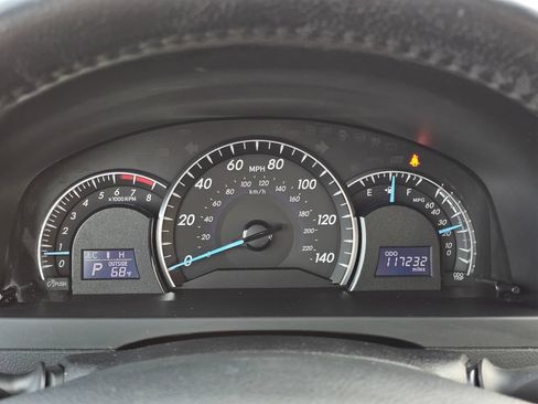 Used 2012 Toyota Camry XLE w/ Leather Pkg FWD image 27