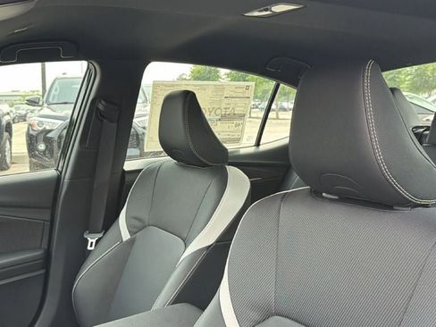 New 2026 Toyota Camry Hybrid FWD image 18
