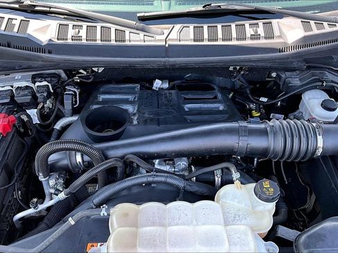 Used 2018 Ford F150 Lariat w/ Equipment Group 502A Luxury AWD/4WD image 11