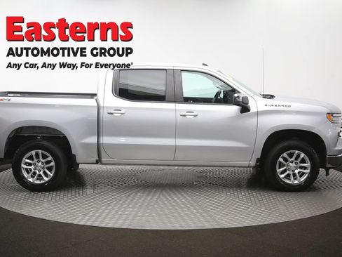 Used 2022 Chevrolet Silverado 1500 LT AWD/4WD image 47