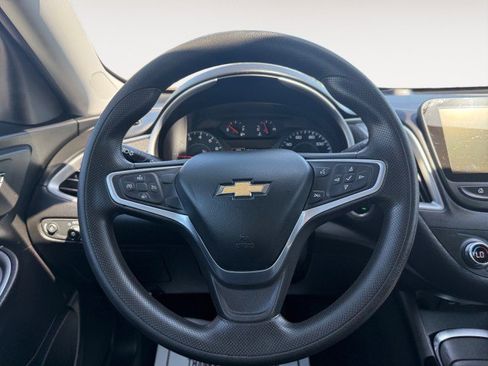 Used 2022 Chevrolet Malibu LT image 8