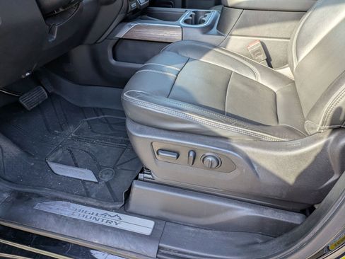 Used 2020 Chevrolet Silverado 2500 High Country w/ Z71 Off-Road Package image 13