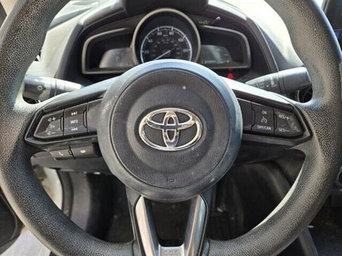 Used 2019 Toyota Yaris LE image 8