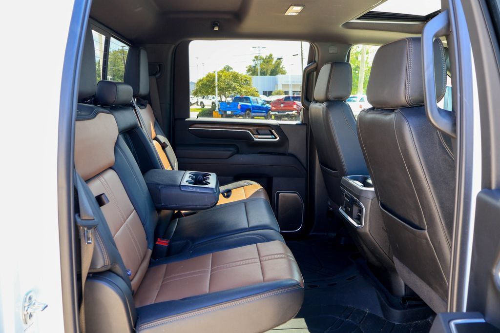 Used 2026 Chevrolet Silverado 2500 High Country w/ High Country Premium Package AWD/4WD image 10