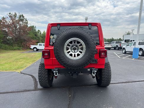 Used 2025 Jeep Wrangler Unlimited Rubicon AWD/4WD image 6