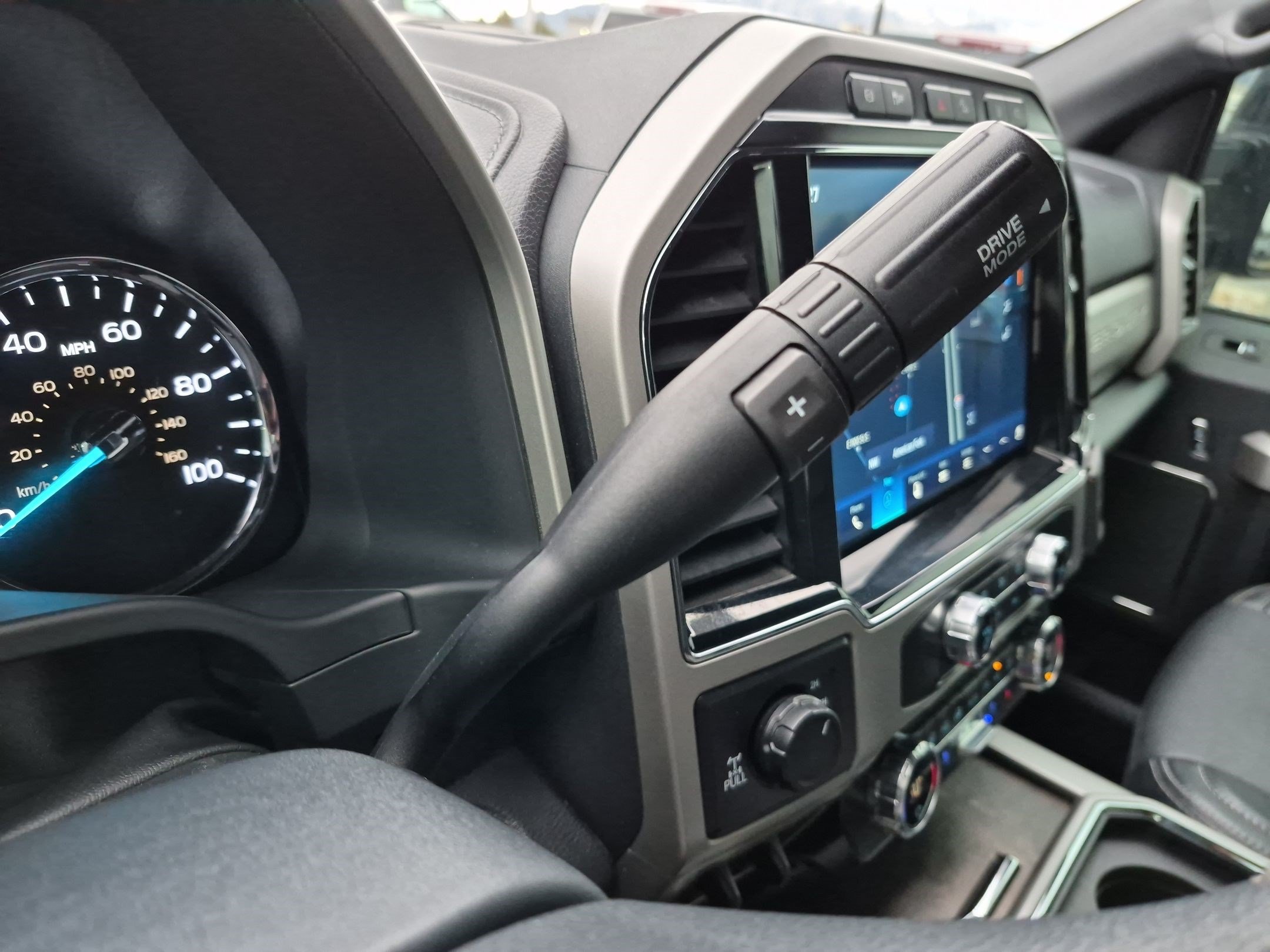 Used 2022 Ford F350 Lariat w/ Tremor Off-Road Package AWD/4WD image 26