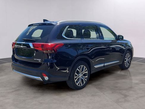 Used 2017 Mitsubishi Outlander SEL AWD/4WD image 4