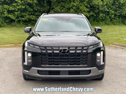 Used 2024 Hyundai Palisade Limited AWD/4WD image 2