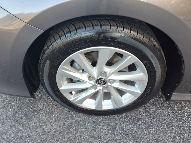 Used 2023 Toyota Camry LE FWD image 4