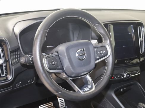 Used 2020 Volvo XC40 T5 R-Design image 6