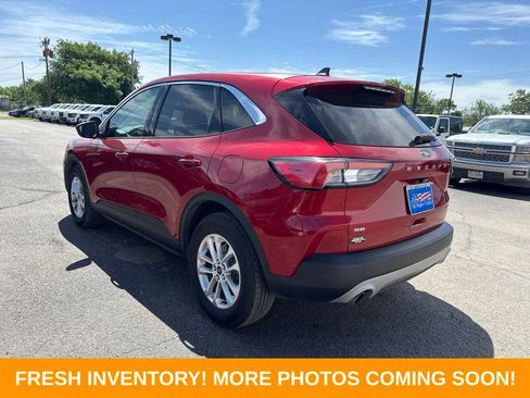 Used 2022 Ford Escape SE w/ Cold Weather Package AWD/4WD image 4