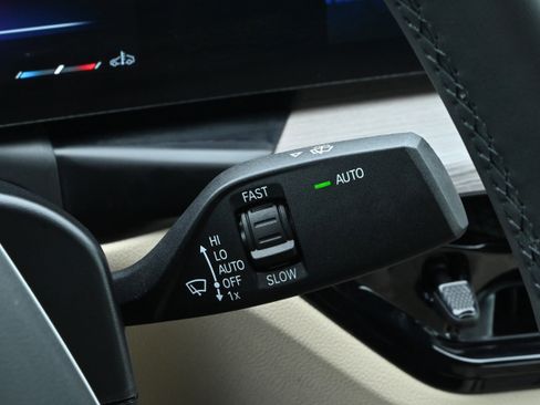 Certified 2025 BMW 330i Sedan RWD image 34