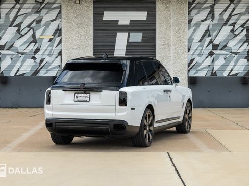 Used 2022 Rolls-Royce Cullinan w/ Technology Package AWD/4WD image 15