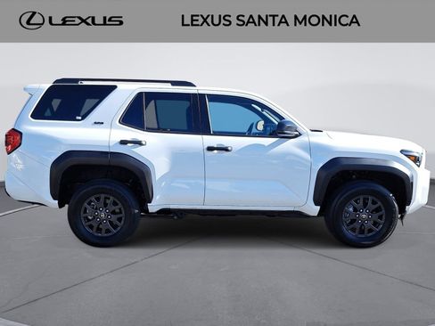 Used 2025 Toyota 4Runner SR5 AWD/4WD image 4