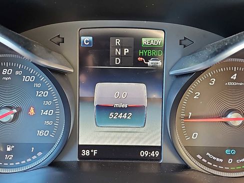 Used 2019 Mercedes-Benz GLC 350e 4MATIC image 23