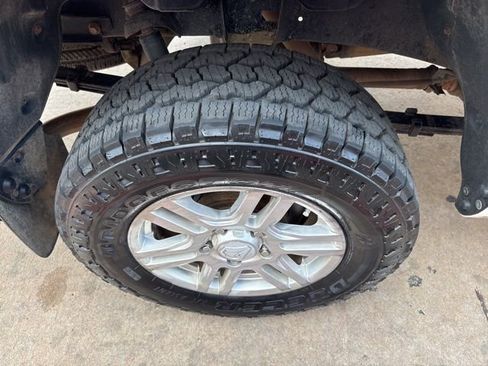 Used 2016 Toyota Tundra SR5 w/ SR5 Upgrade Package image 11