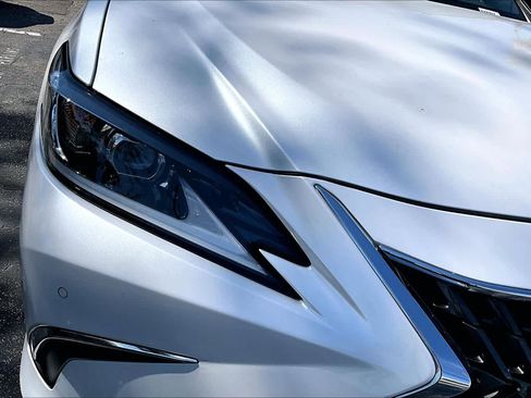 Used 2025 Lexus ES 350 w/ Premium Package image 28