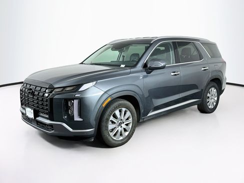 Used 2025 Hyundai Palisade SEL FWD image 3