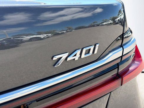 Used 2020 BMW 740i RWD image 12