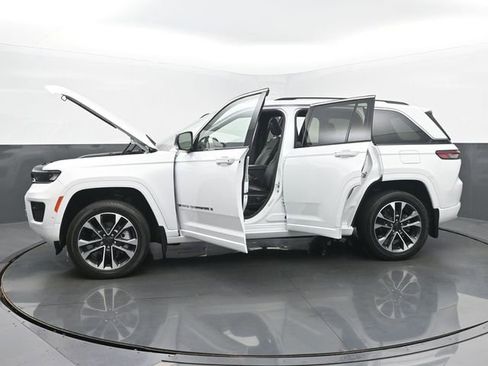 Used 2023 Jeep Grand Cherokee Overland AWD/4WD image 55