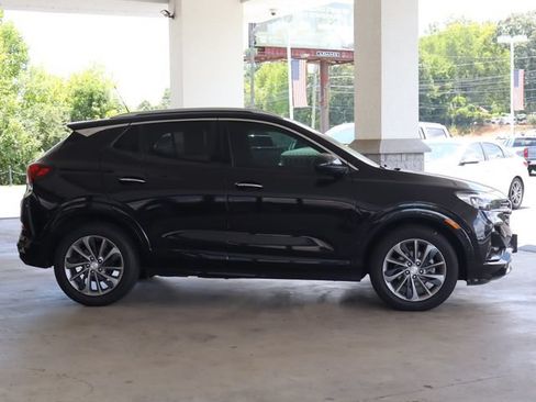Used 2022 Buick Encore GX Essence w/ Advanced Technology Package FWD image 4