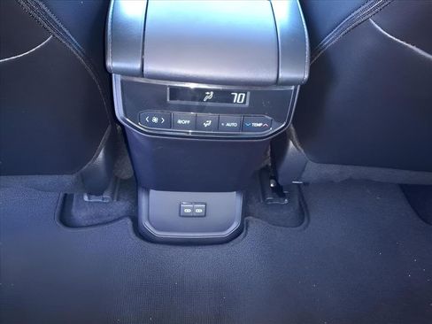 Used 2024 Toyota Highlander XLE image 22