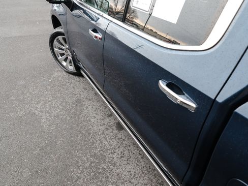 Used 2019 Chevrolet Silverado 1500 High Country w/ Technology Package image 7