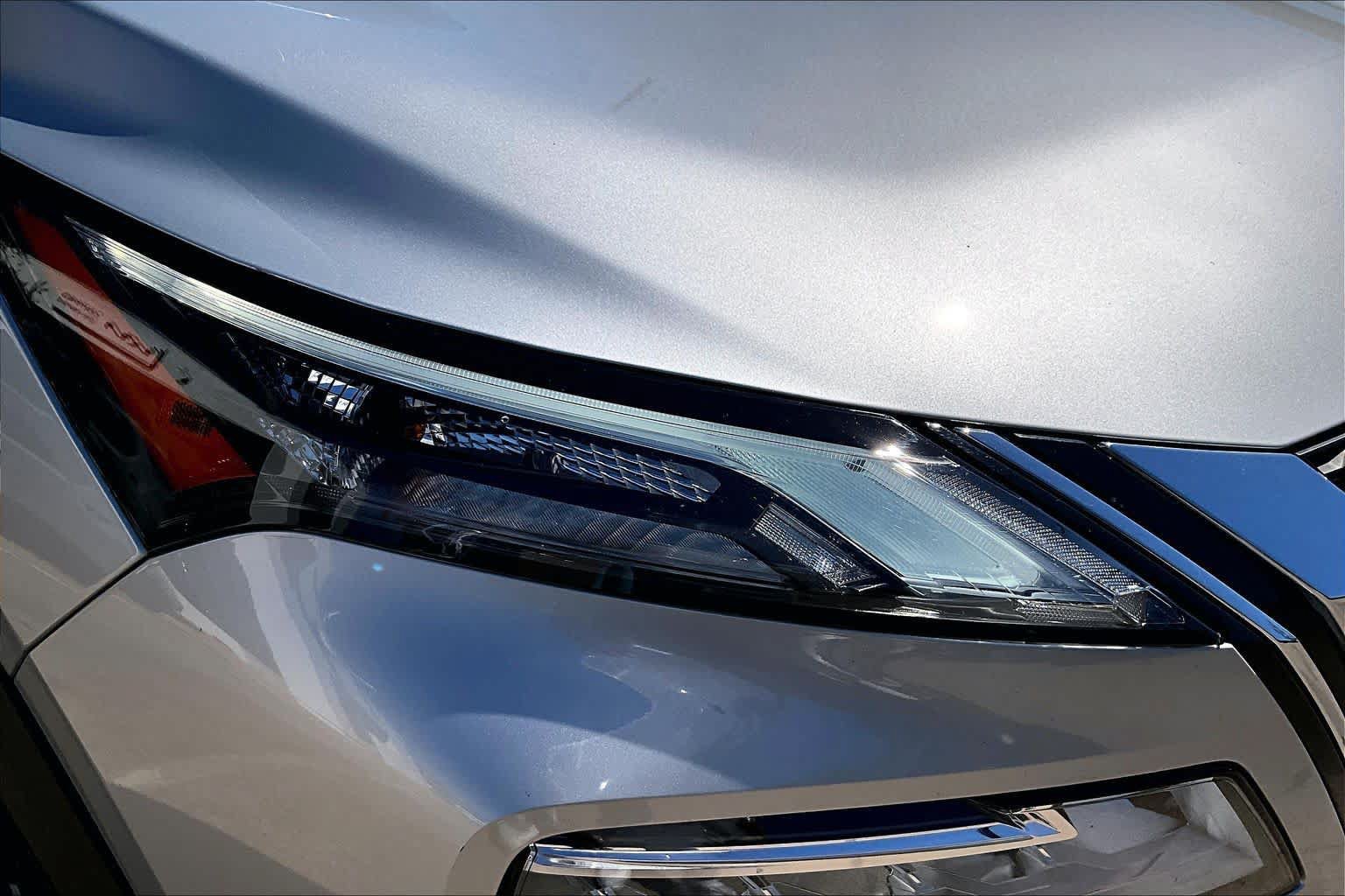 Used 2023 Nissan Rogue SV FWD image 26