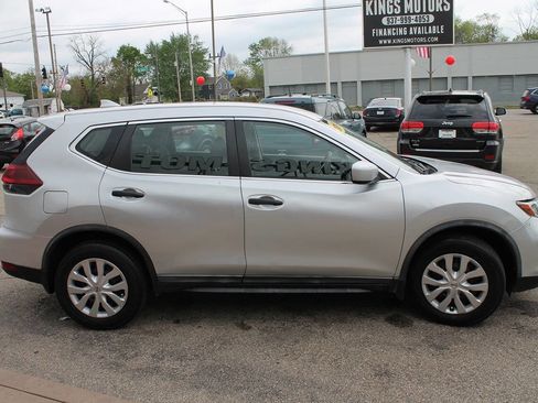 Used 2018 Nissan Rogue S image 6