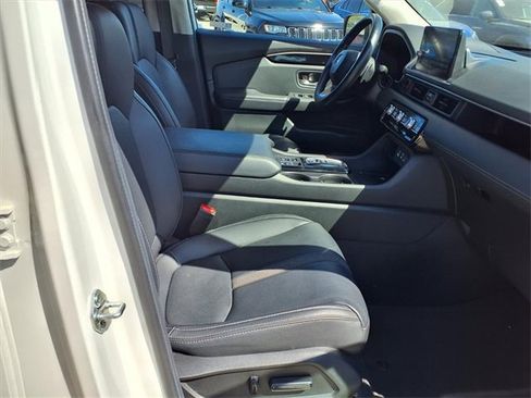 Used 2024 Honda Pilot EX-L image 7