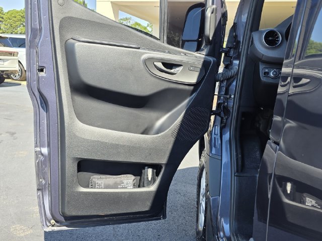 Used 2022 Mercedes-Benz Sprinter 2500 image 16