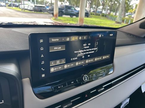 New 2025 Mitsubishi Outlander SE image 7