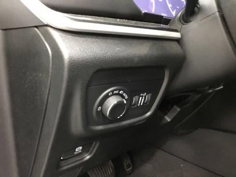 Used 2022 Jeep Grand Cherokee L Laredo w/ Luxury Tech Group I AWD/4WD image 9