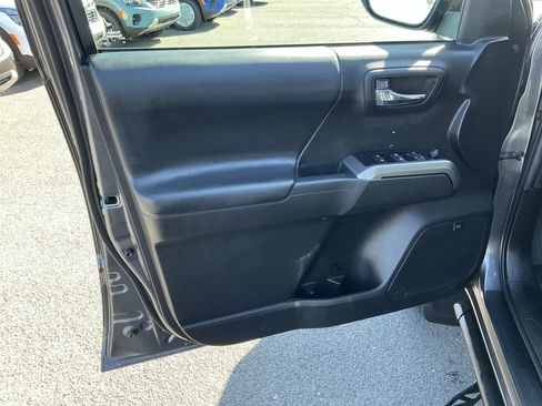 Used 2023 Toyota Tacoma Limited w/ Nightshade Package AWD/4WD image 13