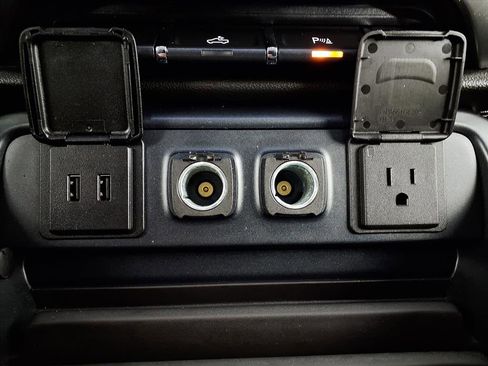 Used 2018 Chevrolet Silverado 1500 LTZ Z71 w/ Midnight Edition image 25