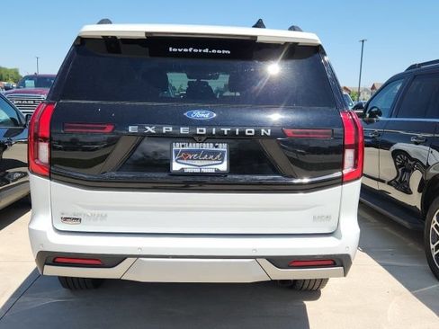 Used 2025 Ford Expedition Max Platinum w/ Driver's Package AWD/4WD image 2