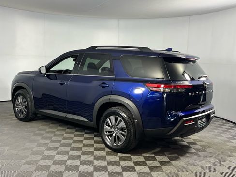 Used 2024 Nissan Pathfinder SV w/ Lighting Package (N92) image 10