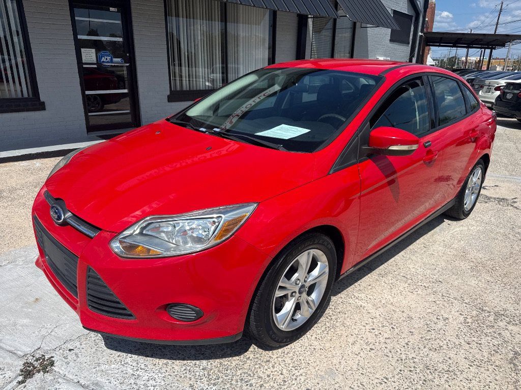 Used 2014 Ford Focus SE FWD image 1