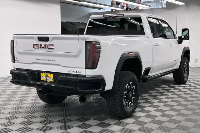 Used 2025 GMC Sierra 2500 AT4X AWD/4WD image 13